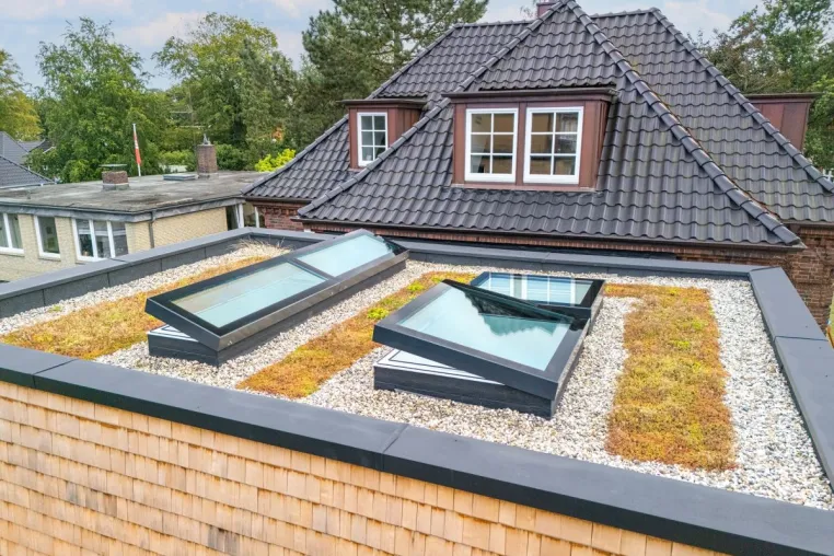 Erfüllung eines "Rotklinkertraums" in Hamburg-Blankenese - mit vier Oberlichtern von Glasolux Bild: Erfüllung eines "Rotklinkertraums" in Hamburg-Blankenese - mit vier Oberlichtern von Glasolux