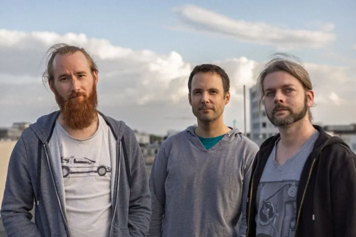 INTO THIS veröffentlichen "Listen" Bild: INTO THIS veröffentlichen "Listen"