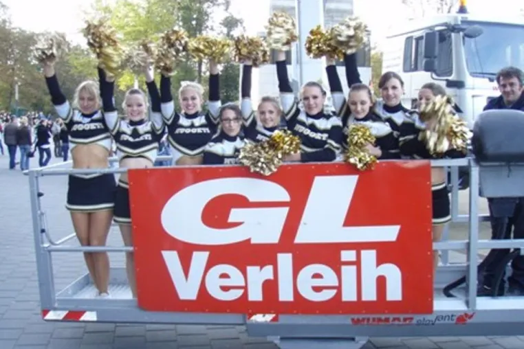 Bild: Pre- Game- Power- Party mit GL Verleih Arbeitsbühnen fuer Frankfurt
