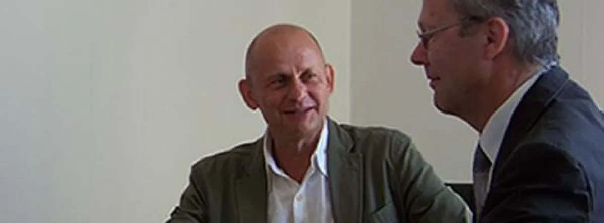 RA Stephan Neubert (Mitte) im Beratungsgespräch