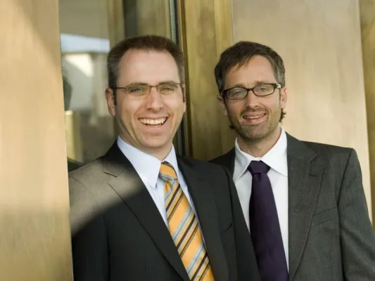 Advent, Advent der Christbaum brennt – muss die Versicherung zahlen? Das neue Versicherungsvertragsgesetz Bild: Advent, Advent der Christbaum brennt – muss die Versicherung zahlen? Das neue Versicherungsvertragsgesetz