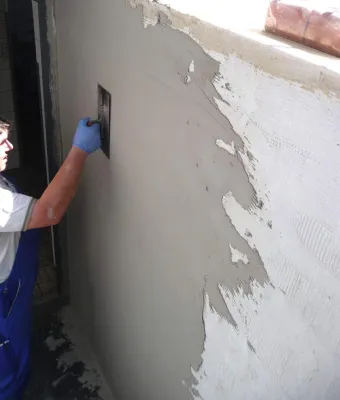 Schnelle Instandsetzung: Neuer Spachtel ersetzt drei Produkte und ist universell verwendbar Bild: Schnelle Instandsetzung: Neuer Spachtel ersetzt drei Produkte und ist universell verwendbar