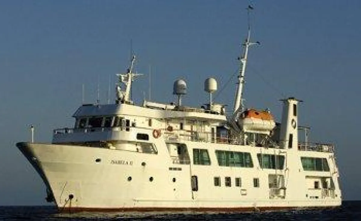 Deutschsprachige Galapagos Kreuzfahrten auf der Isabela II Expedtionsyacht im August 2010