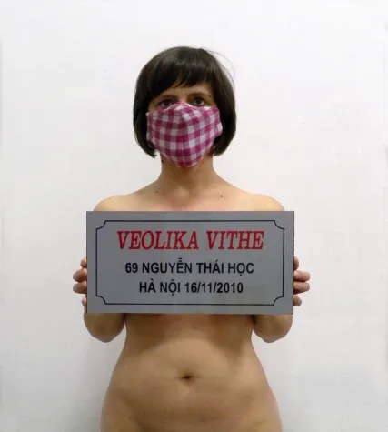 Bild: Ausstellung: wurmloch oder der versuch, krümmungen gerade zu biegen