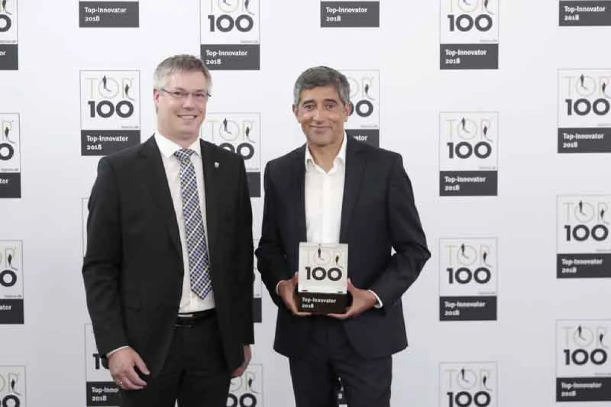 Movecat-CFO Oliver Nachbauer mit Ranga Yogeshwar (Foto: Copyright_KD Busch)