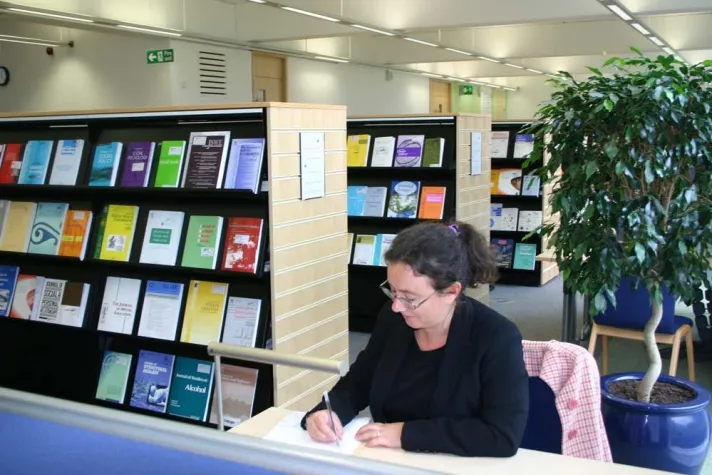 Bild: An der britischen Open University ohne Nadelöhr zum Master- oder MBA-Studienplatz