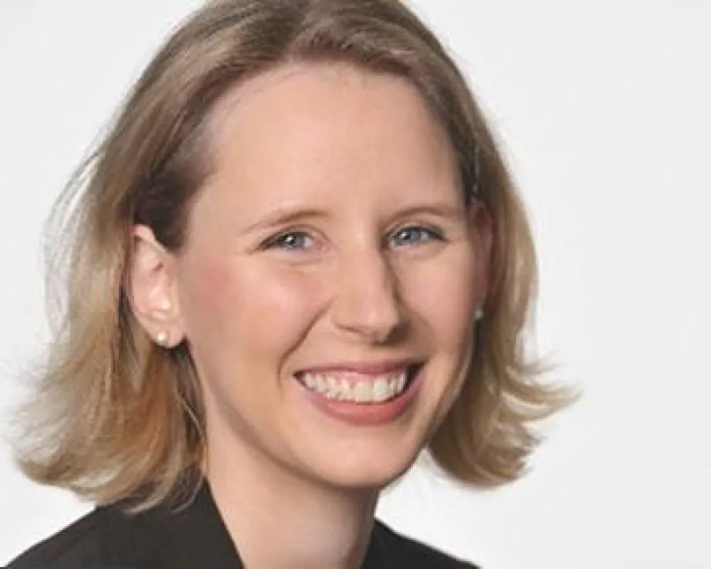 Karin F. Hallinger gibt Tipps, wie Sie auch im Hochsommer stilsicher durch den Arbeitstag kommen.