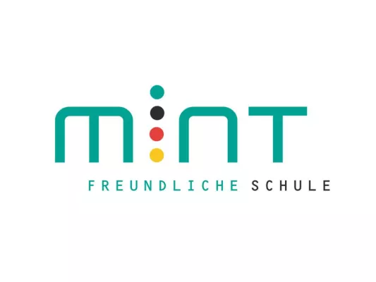 Bild: Gewusst wie. Krankenhaus und Gymnasium kooperieren für BDA-/BDI-Auszeichnung „MINT-freundliche Schule“