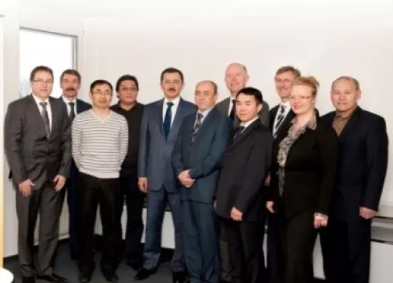 Staatsbesuch aus Kasachstan: Cochlear vereinbart Kooperation bei der CI-Versorgung Bild: Staatsbesuch aus Kasachstan: Cochlear vereinbart Kooperation bei der CI-Versorgung