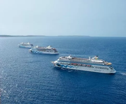 Bild: AIDA feiert Hamburger Hafengeburtstag