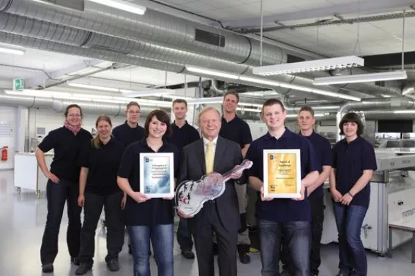 Bild: Braunschweiger Azubis gewinnen Siebdruck-Wettbewerb in den USA