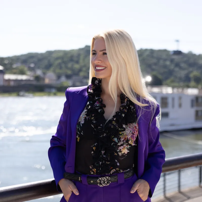 Iana Besarabet, die Leiterin von Partnervermittlung Perfektes Paar
