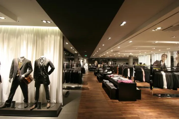 Bild: WORMLAND - Wiedereröffnung der Frankfurter Filiale nach vollständiger Entkernung und Modernisierung