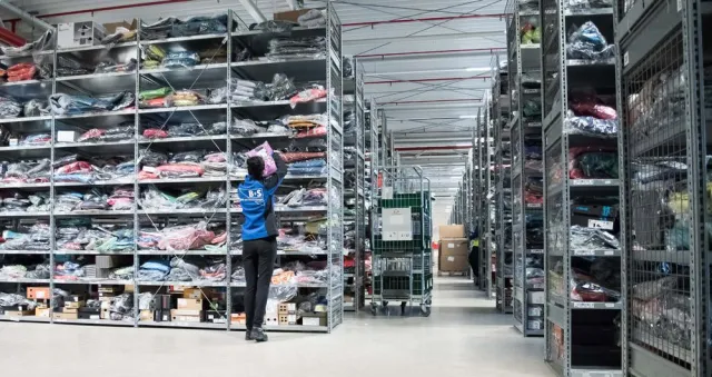 Bild: B+S übernimmt die Logistik im Filial- und Onlinegeschäft von McTREK
