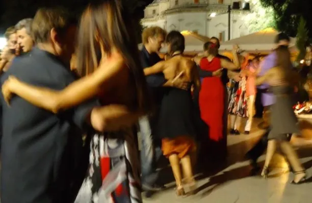 Bild: La Rogaia Tangoreisen Juni 2012. Neuer Tangokurs. Sicher auf der Tanzfläche, Tango genießen.