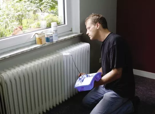 Bild: Im Sommer an die Lackierung der Heizkörper denken