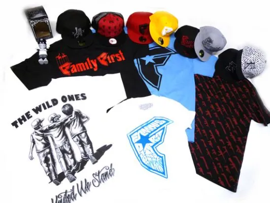Bild: Holiday 09 Kollektionen von Famous Stars and Straps, The Wild Ones und Rogue Status – jetzt bei ALLEYOOP.de
