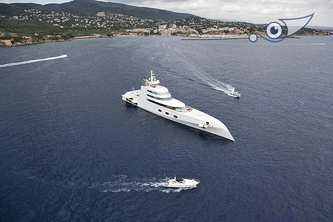 Bild: Interesse an der Megayacht "A" ebbt nicht ab