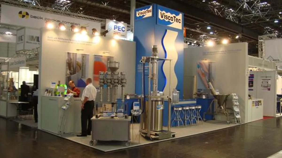 Messestand der ViscoTec Pumpen- und Dosiertechnik GmbH