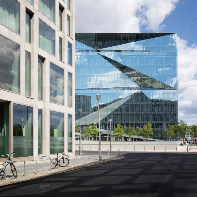 cube berlin - das intelligenteste Bürogebäude Europas mit Automationslösung von Kieback&Peter (© © Kieback&Peter)
