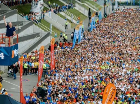 Beim B2RUN lief die Düsseldorfer Wirtschaft erneut um die Wette Bild: Beim B2RUN lief die Düsseldorfer Wirtschaft erneut um die Wette