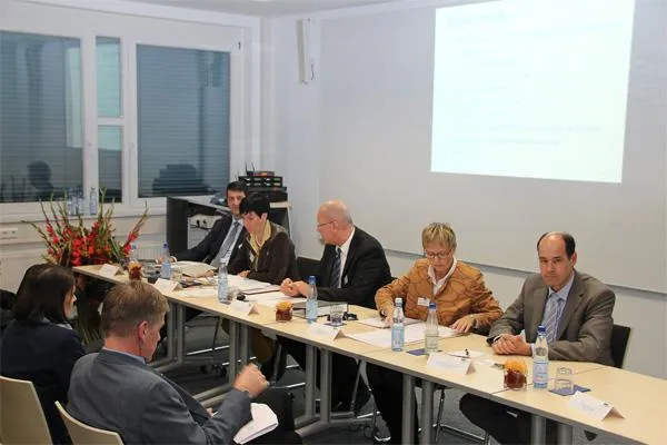 Mitgliederversammlung des Trägervereins der Hochschule Weserbergland e. V. Bild: Mitgliederversammlung des Trägervereins der Hochschule Weserbergland e. V.
