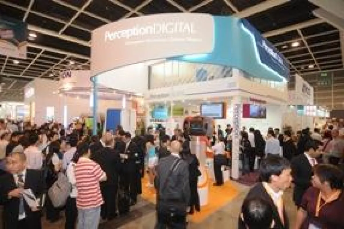 2.852 Aussteller aus 25 Ländern und Regionen präsentierten sich auf der HKTDC Hong Kong Electronics Fair. Foto: HKTDC