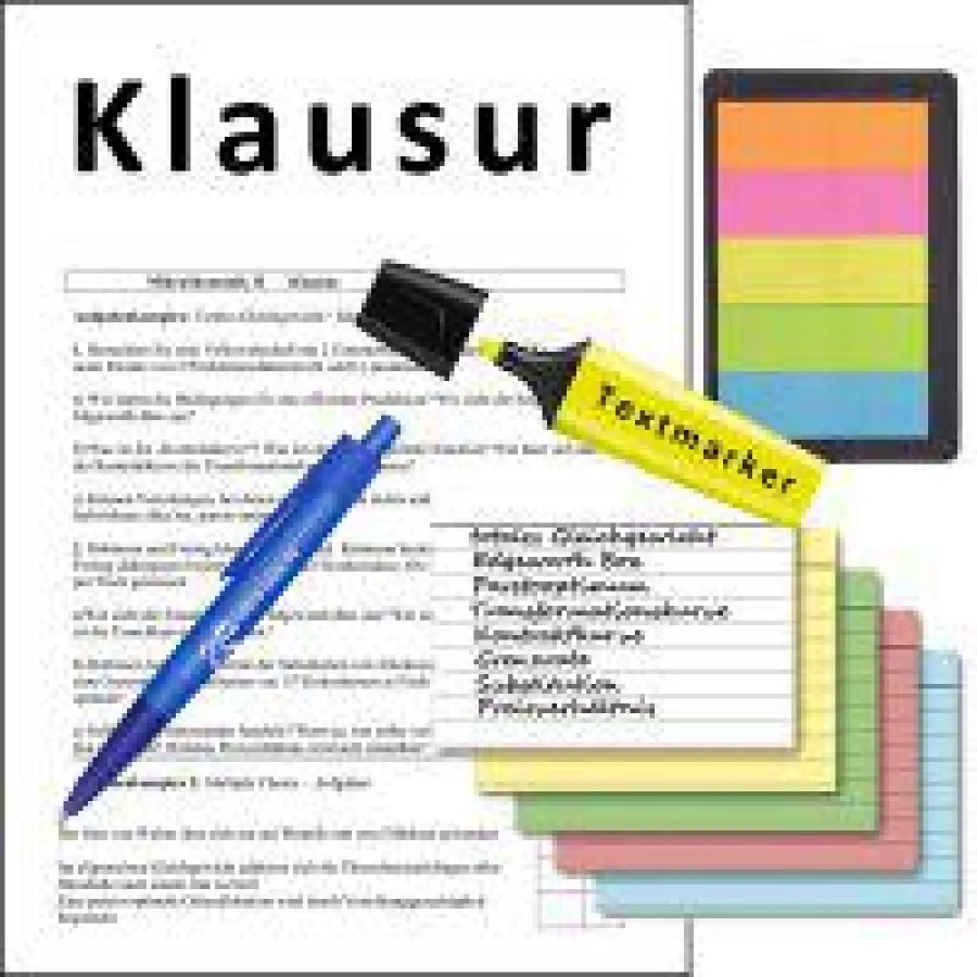 Klausurvorbereitung mit Karteikarten, Textmarker und Haftnotizzetteln
