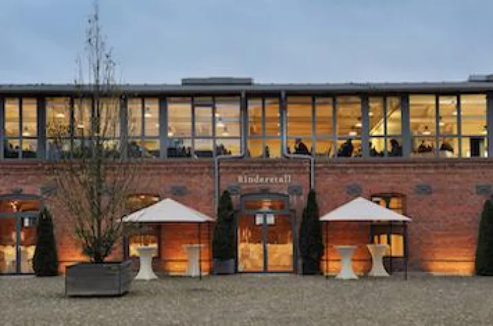 Bild: JEDER ZEHNTE TAGT KOSTENLOS