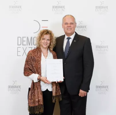 Bild: Dr. Walser Dental: Ausgezeichnet beim Demografie Exzellenz Award