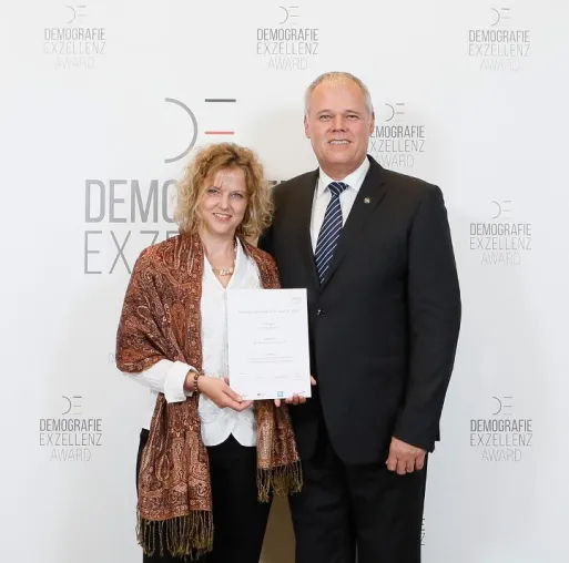 Bild: Dr. Walser Dental: Ausgezeichnet beim Demografie Exzellenz Award