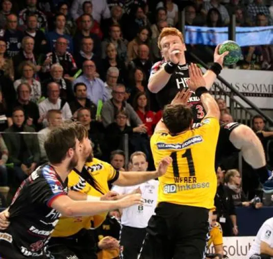 Bild: Handball-Bundesliga: HC Erlangen schlägt Coburg im Derby