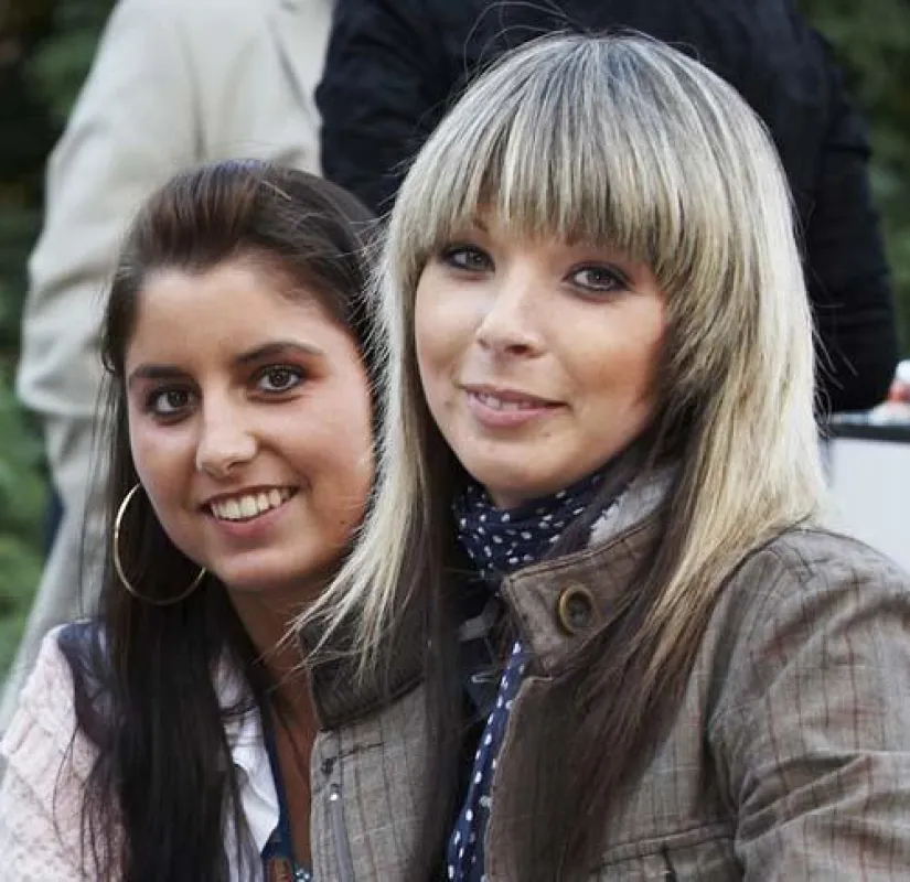 Gina Mormina (20) & Jennifer Wiegand (23) v.l.n.r.