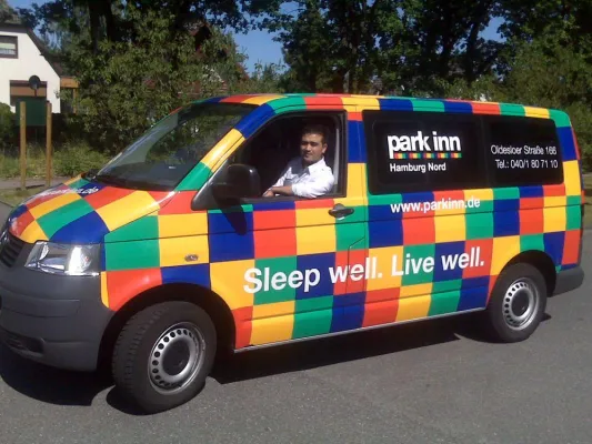 Bild: Park Inn Hamburg Nord - Ein Jahr Airport-Shuttle - Drei Fahrer, 5000 Gäste und 55.000 gefahrene Kilometer