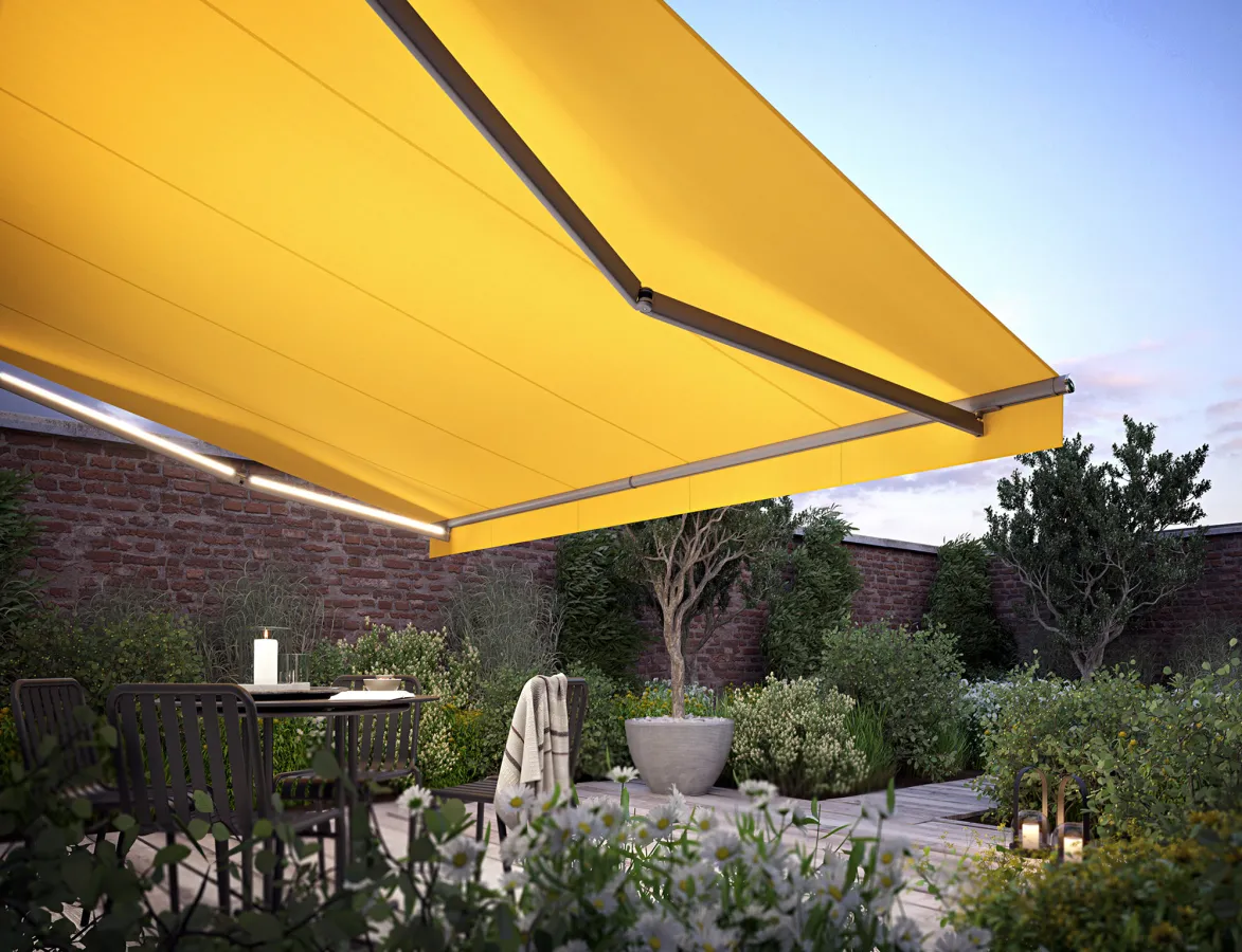 Markisenexperte markilux hat 4 seiner Markisenmodelle mit einer zusätzlichen LED-Line ausgestattet.  (© markilux)