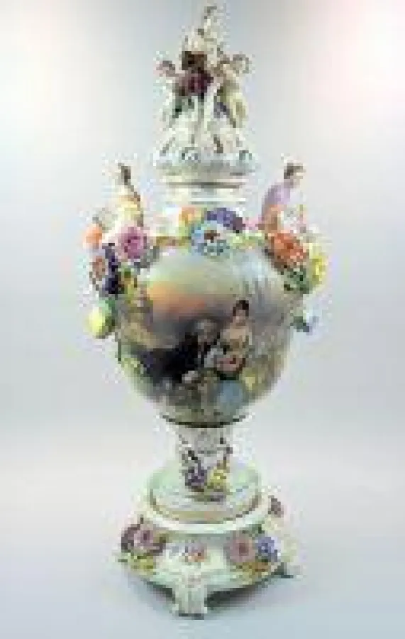 Dresdner, Prunk-Königsvase in außergewöhnlicher Ausführung und Top-Qualität