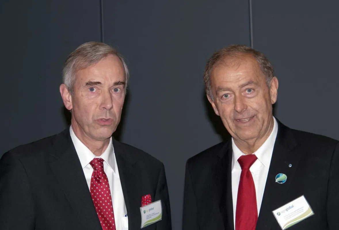 Arendt Meyer zu Wehdel und Prof. Dr. Dr. Franz-Josef Radermacher beim Agriglobal-Kongress.