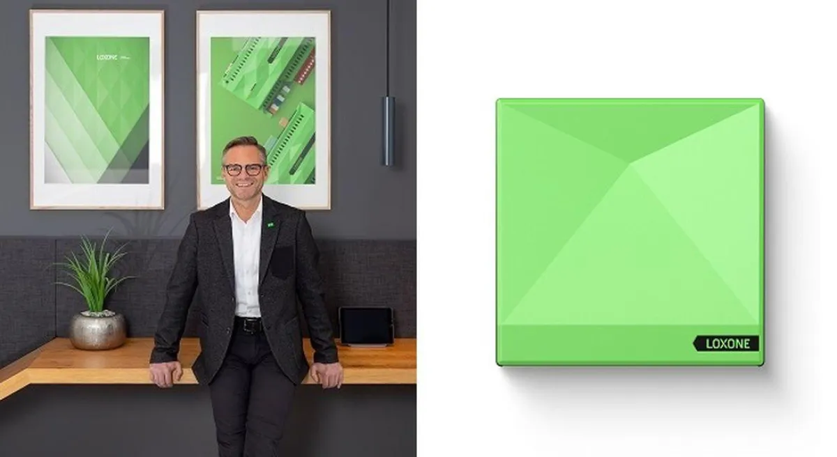 l.: Rüdiger Keinberger, CEO Loxone, r.: Die zweite Generation des Miniserver Go