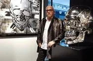 Bild: Mit seiner Totenkopf-Skulptur „Resurrection“ sorgt Marco Mehn in der internationalen Kunstszene für Furore