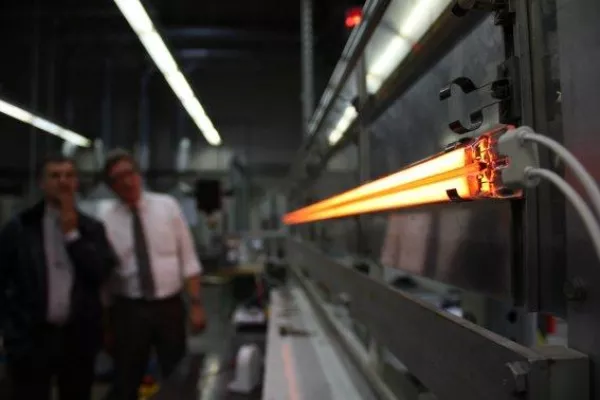 Der stärkste Carbon Infrarot-Strahler der Welt Bild: Der stärkste Carbon Infrarot-Strahler der Welt