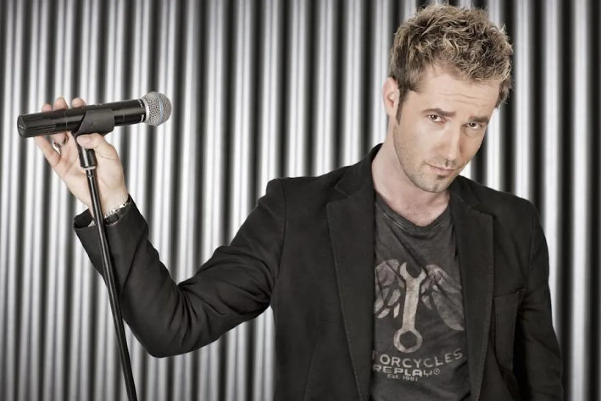 Sven West singt bei WOLF CODERAs SESSION POSSIBLE am 17.09.12 in Hattingen