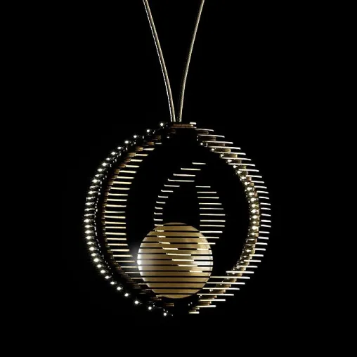 Le petit capitaine präsentiert das Collier »La Lune« - Betörend. Verwirrend. Süchtigmachend. Bild: Le petit capitaine präsentiert das Collier »La Lune« - Betörend. Verwirrend. Süchtigmachend.