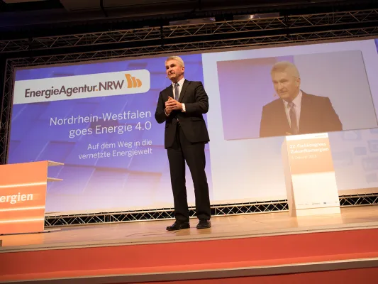 Bild: Petition zum Erhalt der EnergieAgentur.NRW – Laschet und Pinkwart wickeln 30 Jahre erfolgreiche Arbeit ab