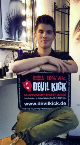 Joey Heindle muss sich zwischen 200 Frauen entscheiden Bild: Joey Heindle muss sich zwischen 200 Frauen entscheiden