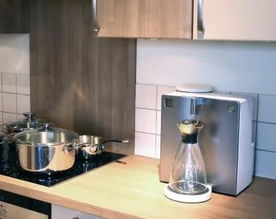 Bild: Neues Wasserfilter-Konzept im Designer-Look - „Wasser – frisch gepresst“ jetzt bei bluebalance