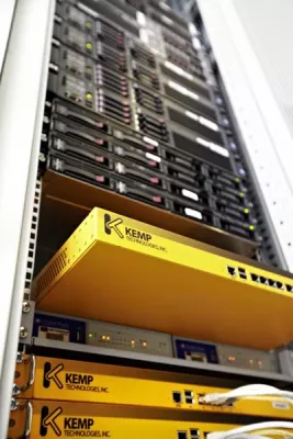 Bild: QR-Art und Schattenbilder in der Galerie am Stern, Essen