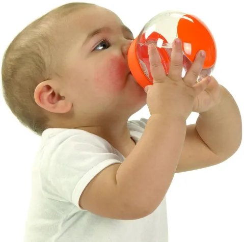 „mOmma by TOMY“-Babygeschirr in einzigartigem Design Bild: „mOmma by TOMY“-Babygeschirr in einzigartigem Design