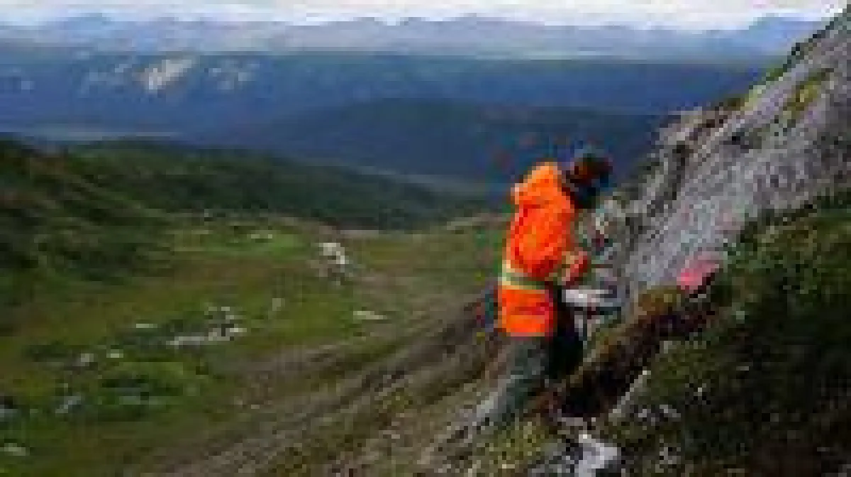 Entnahme von Proben; Foto: Equitorial Exploration