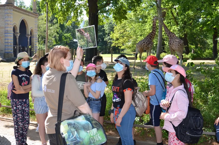 Statt Rotary-Kindertag: 60 Schulklassen erleben besondere Rotary-Führungen in Zoo und Tierpark Berlin Bild: Statt Rotary-Kindertag: 60 Schulklassen erleben besondere Rotary-Führungen in Zoo und Tierpark Berlin