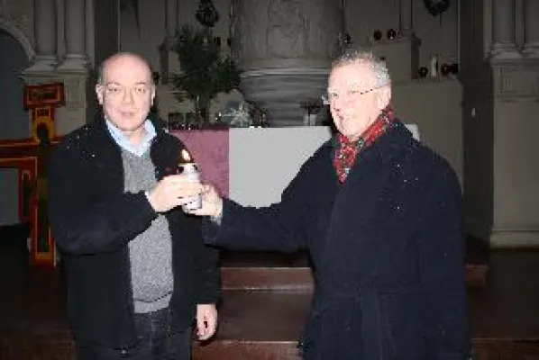 Bild: Berlin: Rogate-Kloster überreicht Friedenslicht an die Kommunität Segen